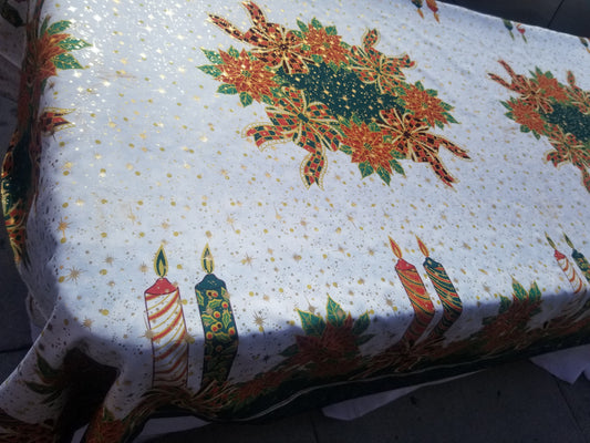Elegant Christmas Tablecloth - Winter Wonderland Scene - Vintage Style Festive Decor with Tassels - Perfect Christmas Gift