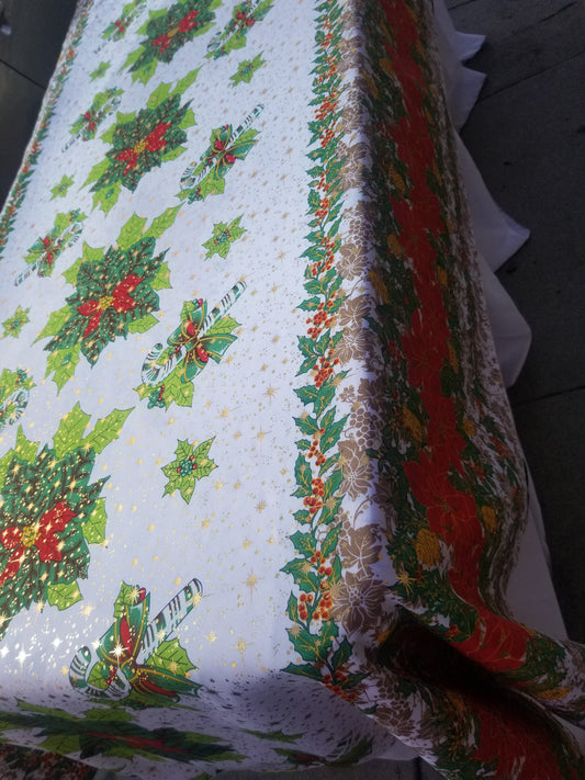 Elegant Christmas Tablecloth - Winter Wonderland Scene - Vintage Style Festive Decor with Tassels - Perfect Christmas Gift